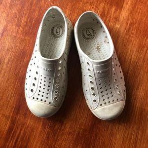 Native shoes size 11